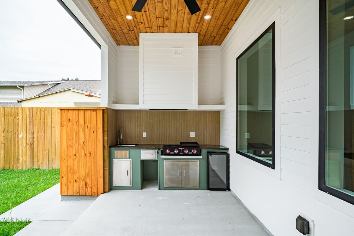 Custom outdoor kitchens
